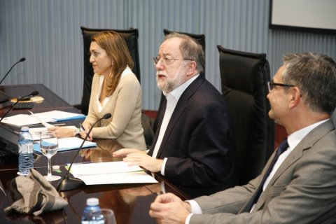  Os compo&ntilde;entes &eacute;ticos, pol&iacute;ticos e xur&iacute;dicos dunha sociedade limpa  - Curso monográfico sobre ética pública e medios para previr a corrupción